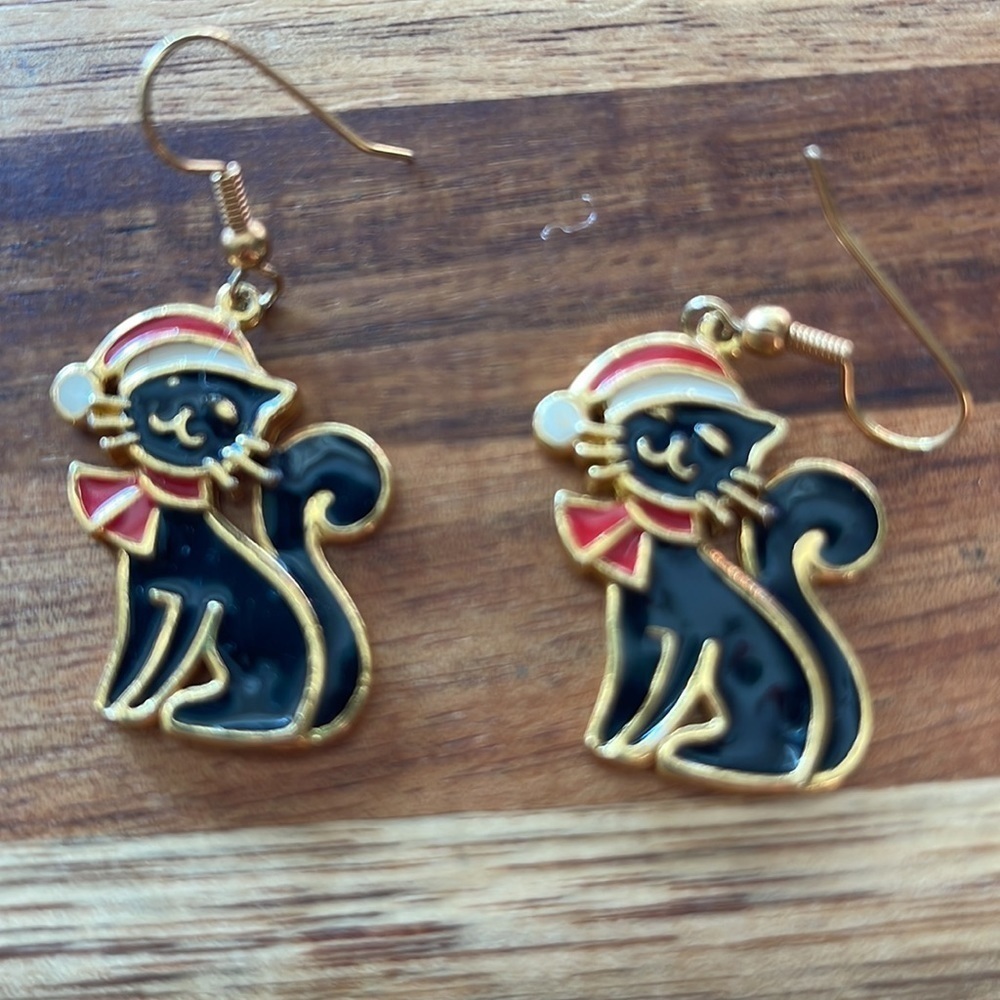 Christmas Cat Pierced Earrings Berebi Signed PA 15$